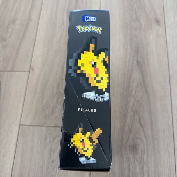 MEGA Pokémon Pikachu Building Toy Kit (400 Pieces) Retro Set for Collectors - Picture 6 of 9